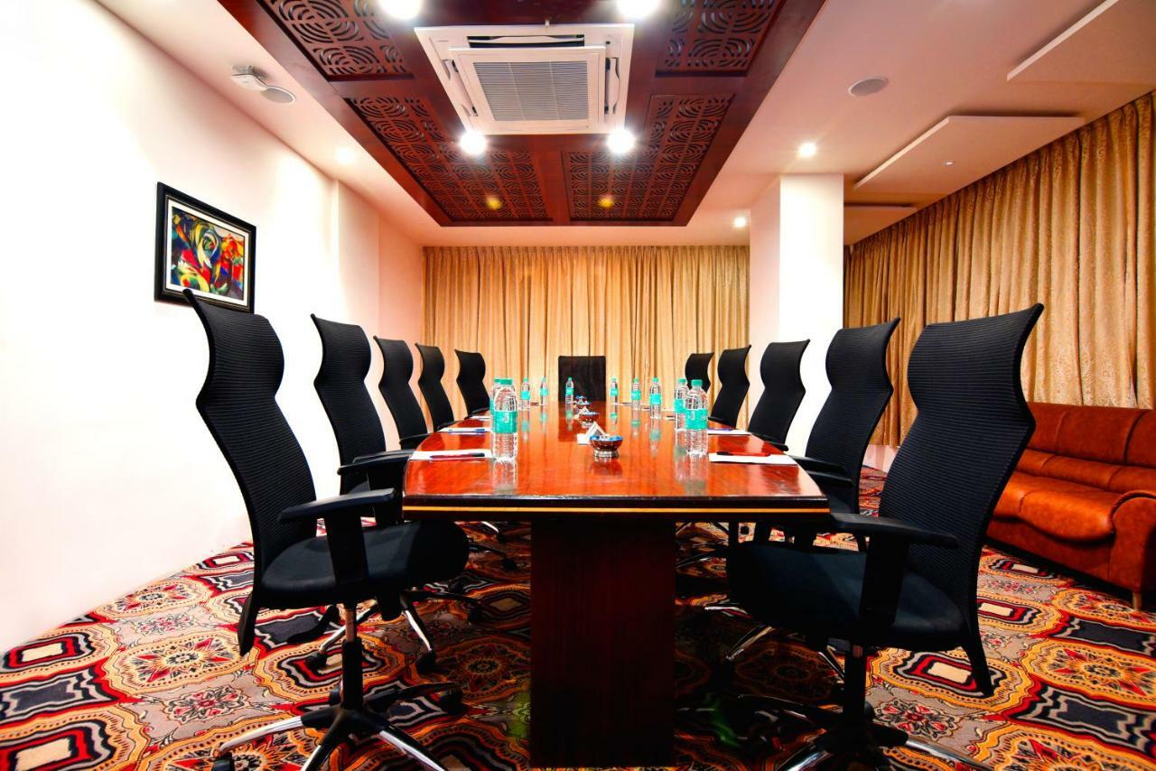 I V Sanctum Hotel Μπανγκαλόρ Εξωτερικό φωτογραφία