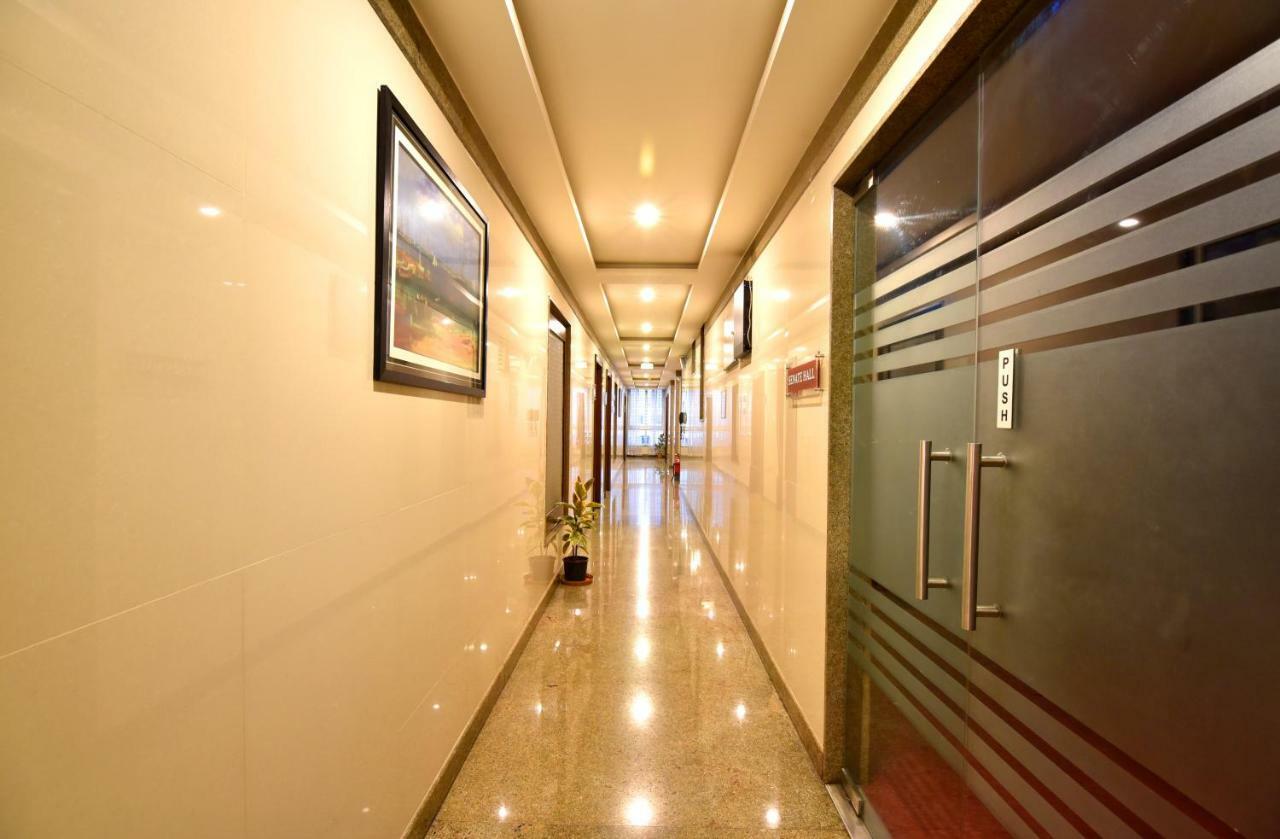 I V Sanctum Hotel Μπανγκαλόρ Εξωτερικό φωτογραφία