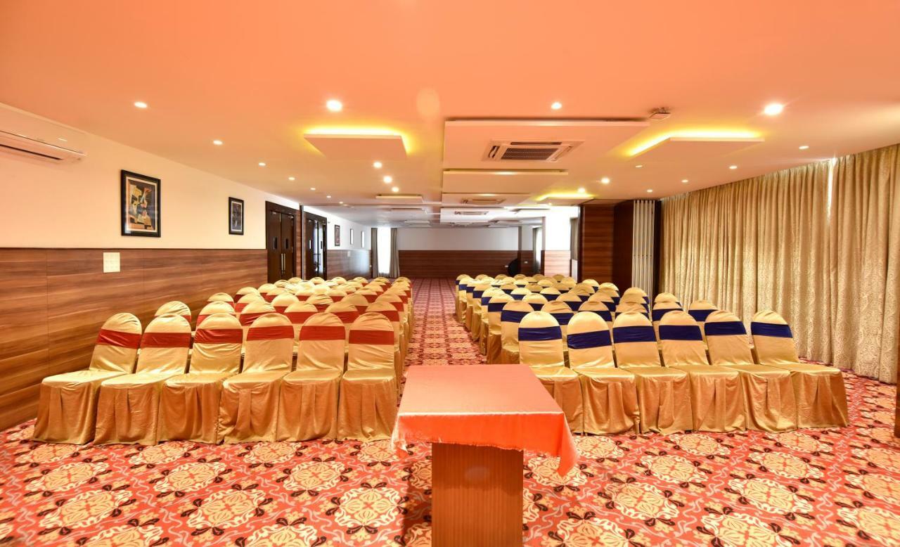 I V Sanctum Hotel Μπανγκαλόρ Εξωτερικό φωτογραφία