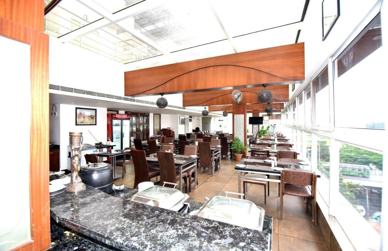 I V Sanctum Hotel Μπανγκαλόρ Εξωτερικό φωτογραφία