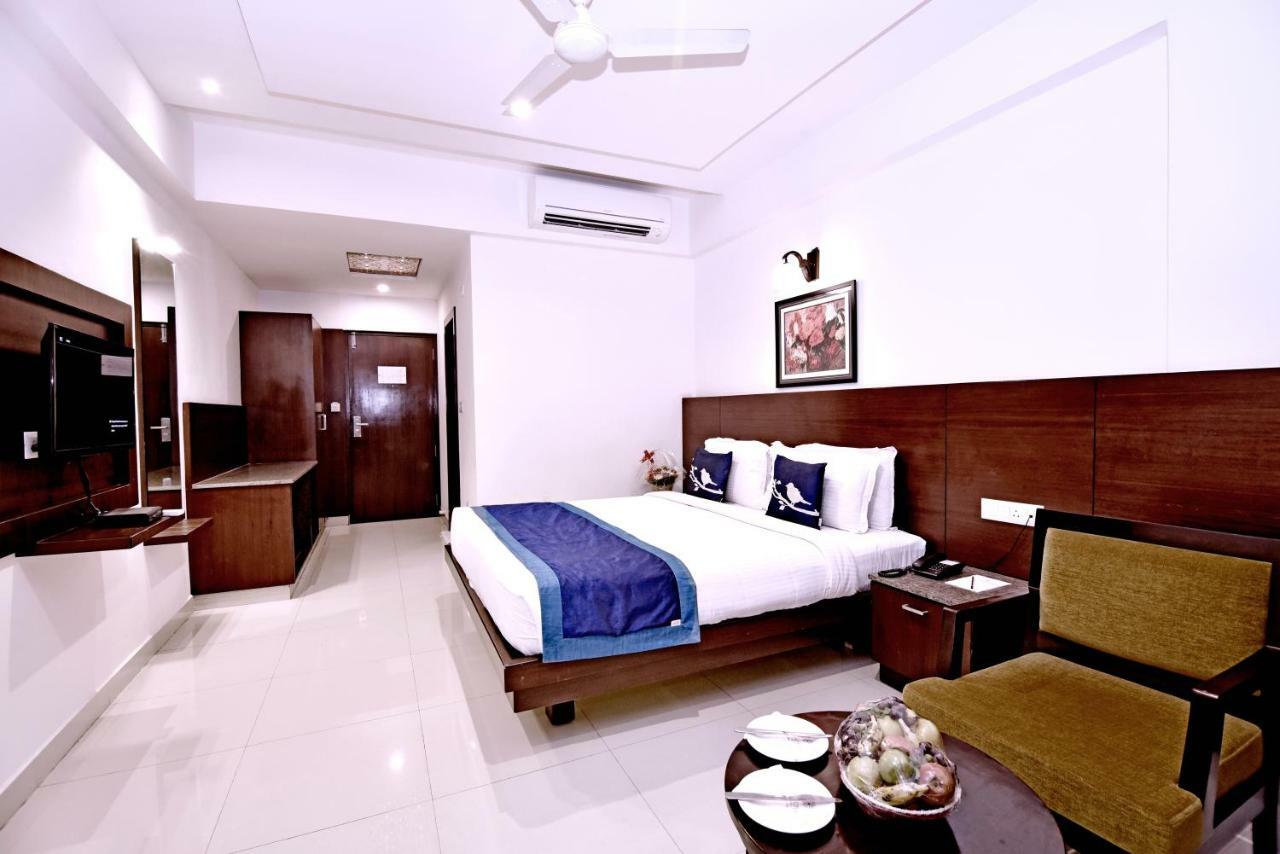 I V Sanctum Hotel Μπανγκαλόρ Εξωτερικό φωτογραφία